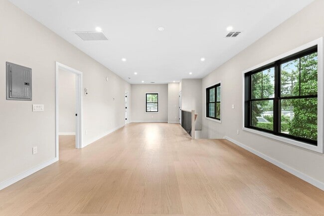 Foto del edificio - 165 Jefferson Ave