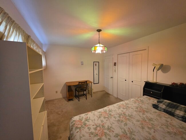 Building Photo - 4 Silversand Pl