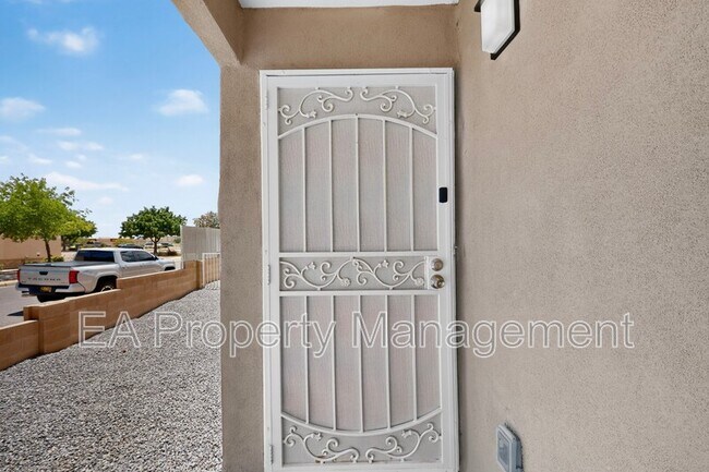 Building Photo - 5748 Pinon Flats Rd NW