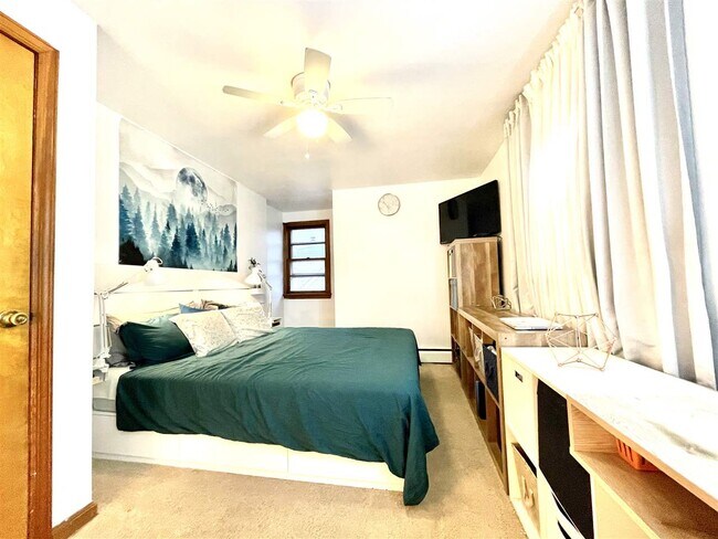 Building Photo - 159 Charles St