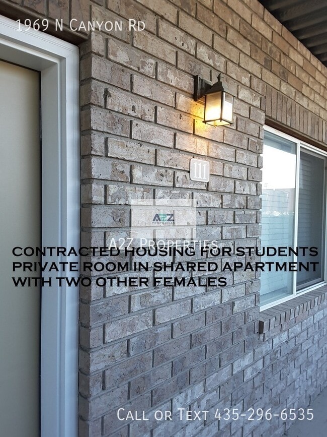 Building Photo - 1969 N Canyon Rd