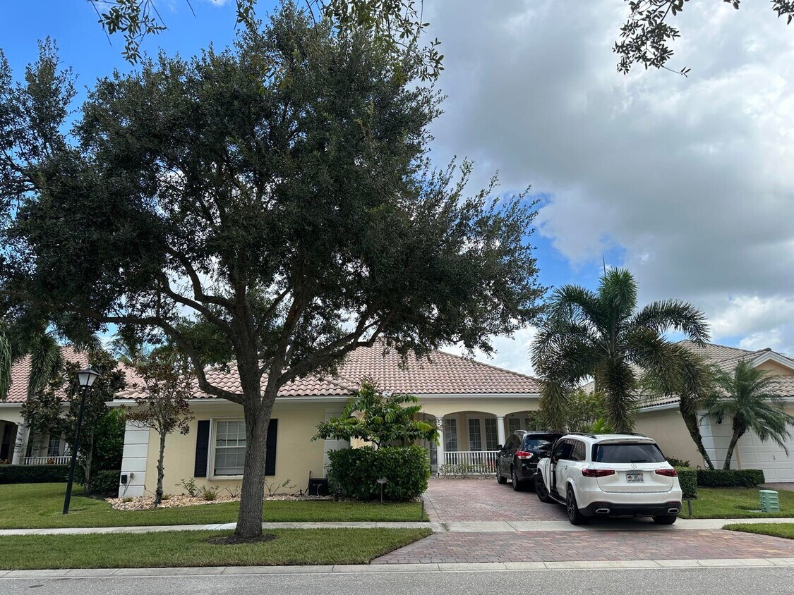 Foto principal - 8455 Belize Pl