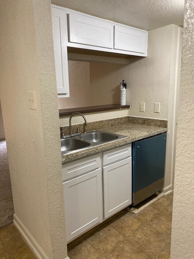 Foto del edificio - 8100 Creekbend Dr