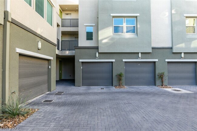 Building Photo - 11236 Rainbow Peak Ave