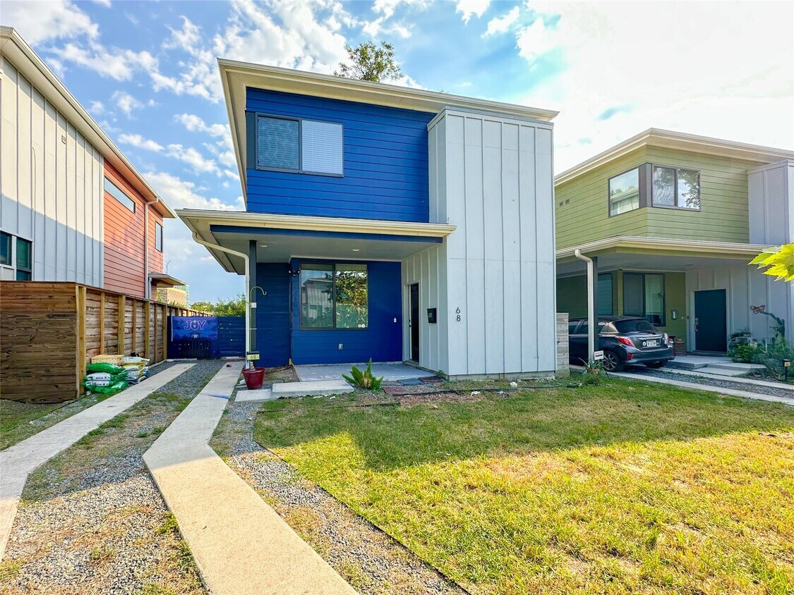 Primary Photo - 68 Meadow Lea Dr