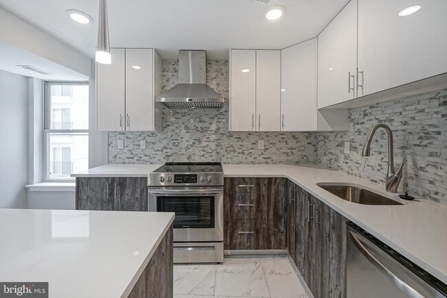 Building Photo - 758 N Uber St