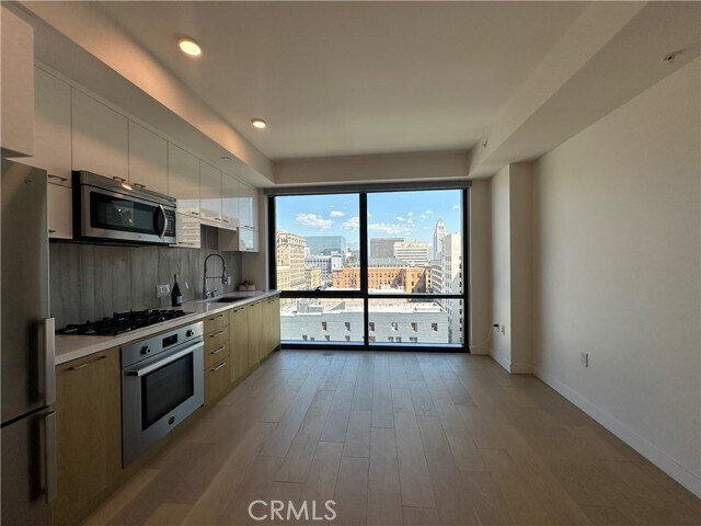 Foto del edificio - 400 S Broadway