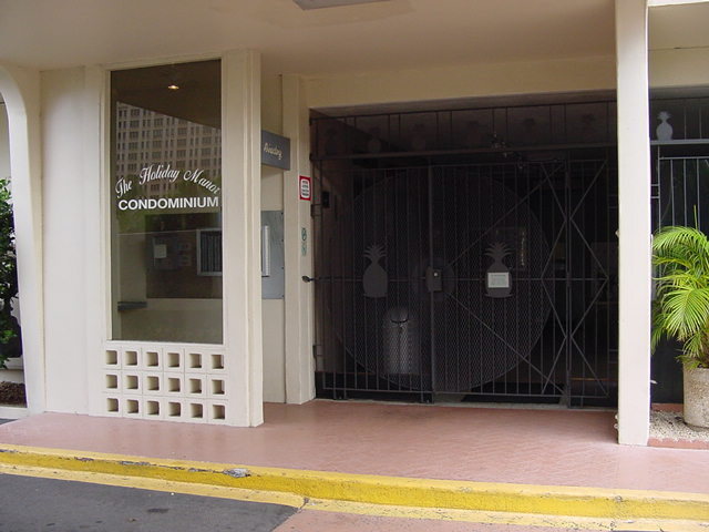 Building Photo - Holiday Manor studio, secured building, laminate wood flooring!