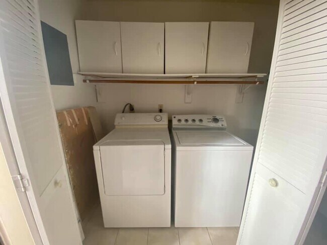 Lavadora y secadora en el apartamento - 1902 Dartmouth St