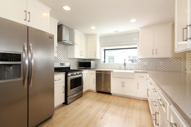Kitchen - 11655 La Grange Ave