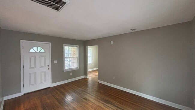 Foto del edificio - 899 Chatwood St