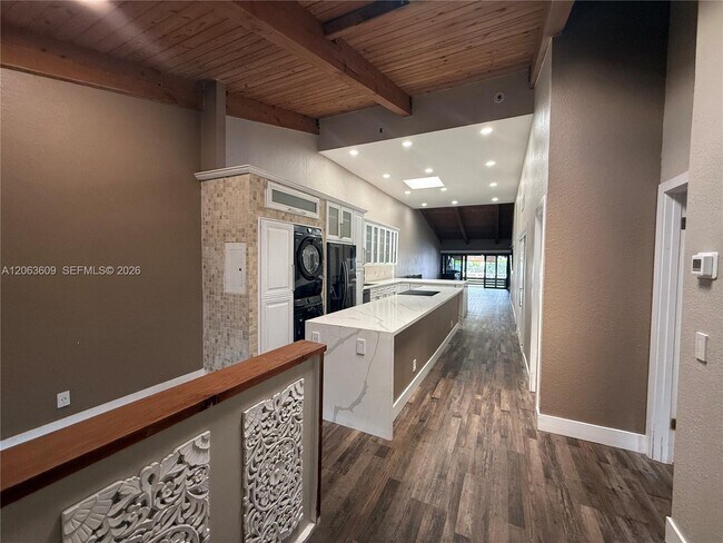 Foto del edificio - 2645 Parkview Dr S
