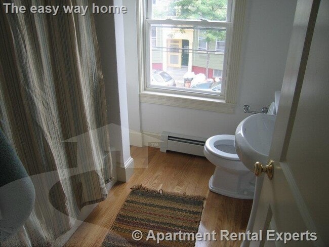 Building Photo - 117 Columbia St