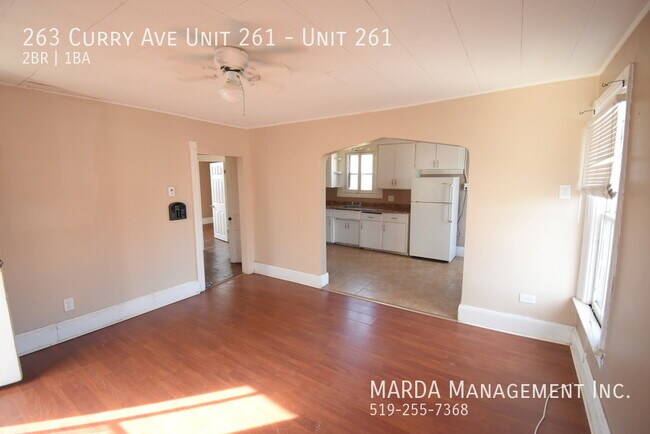 Building Photo - COZY 2 BED/1 BATH UNIT - WEST END + HYDRO & GAS!