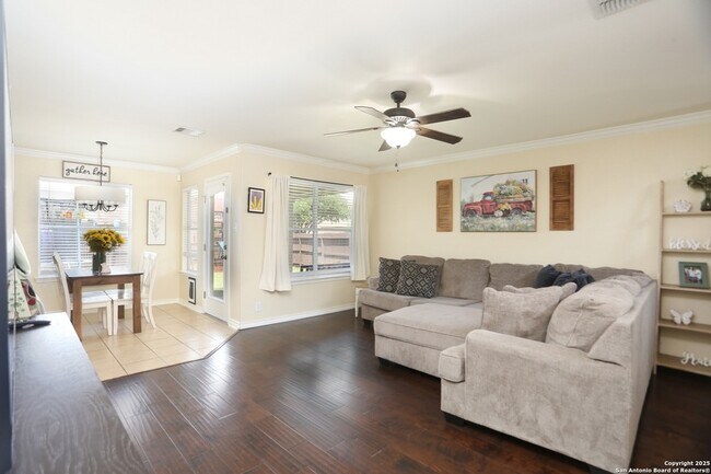 Foto del edificio - 10322 Filly Valley