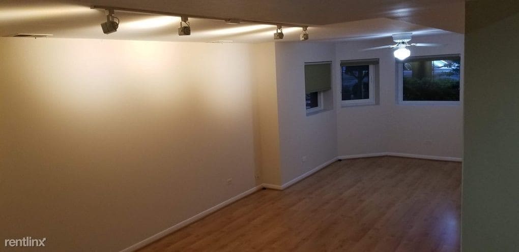 2 br, 1 bath - 3731 N Pine Grove Ave - 2 br, 1 bath  - 3731 N Pine Grove Ave