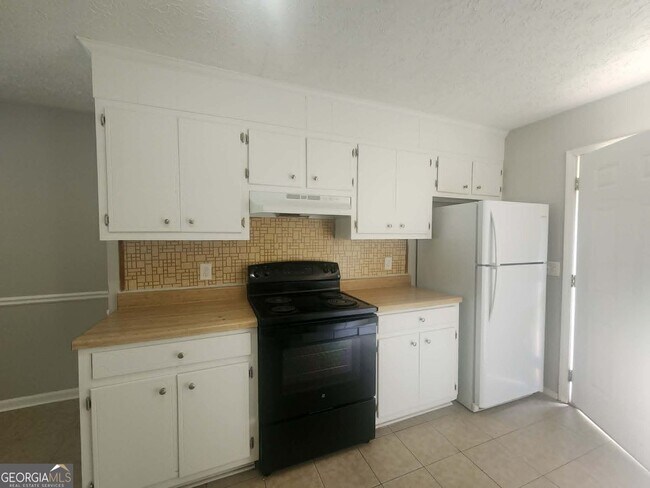 Foto del edificio - 115 Plum Orchard Rd
