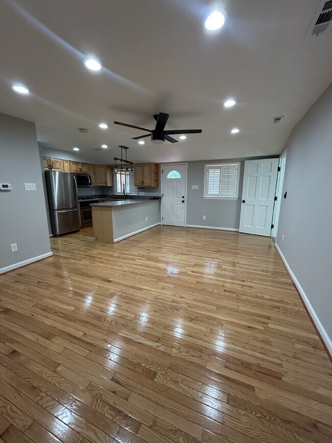Building Photo - Newly Renovated 3-Bedroom, 2-Bath Home with Spacious Deck & Large Yard