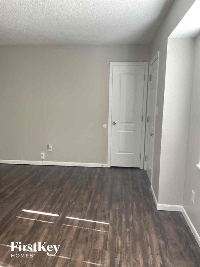 Foto del edificio - 6637 NW Hidden Valley Rd