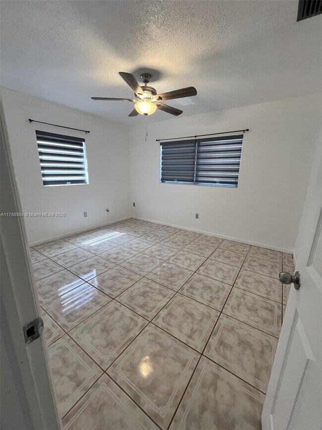Foto del edificio - 3 bedroom in North Miami FL 33161
