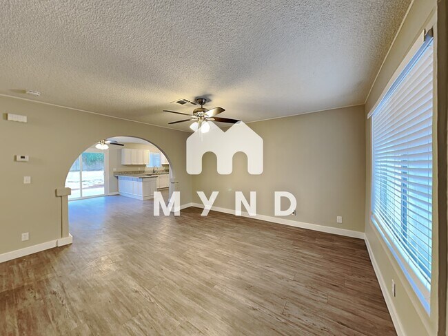 Building Photo - 428 Longtree Ave