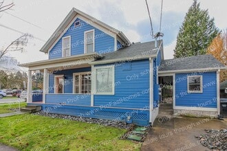 Building Photo - 520 6th St