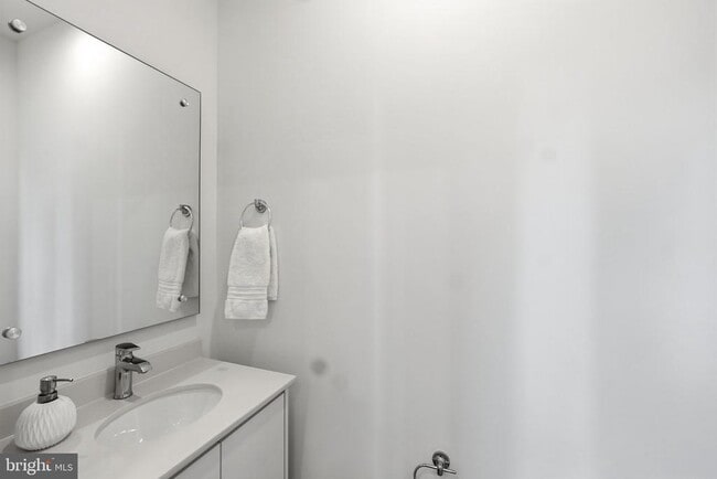 Foto del edificio - 5548 Topaz Ln