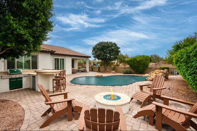 Foto del edificio - 14873 Luna Cir