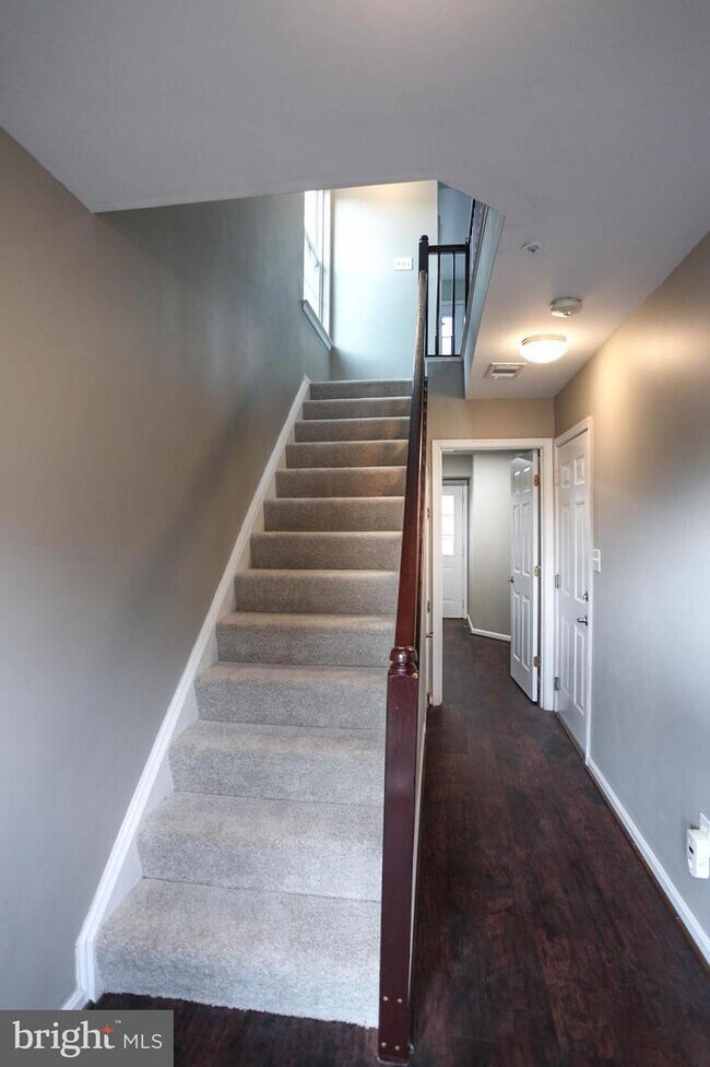 Building Photo - 13900 Fareham Ln