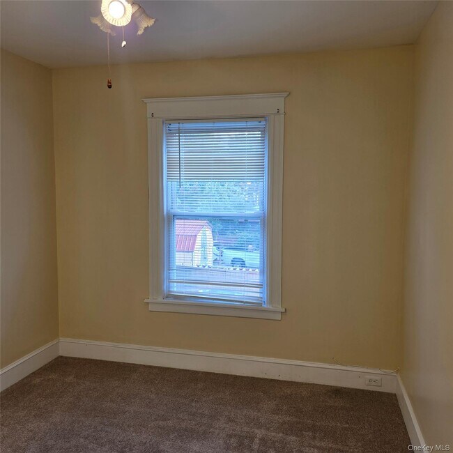 Building Photo - 35 Manitou Ave