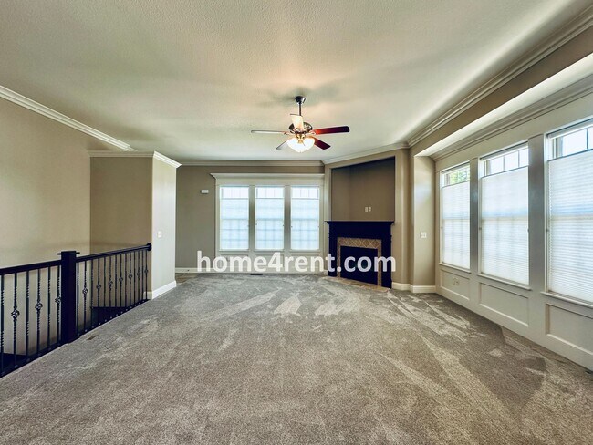 Foto del edificio - Main Level Primary Bedroom, Updated Kitche...