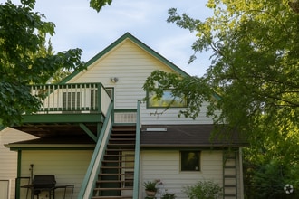 Building Photo - 828 Blake Ave