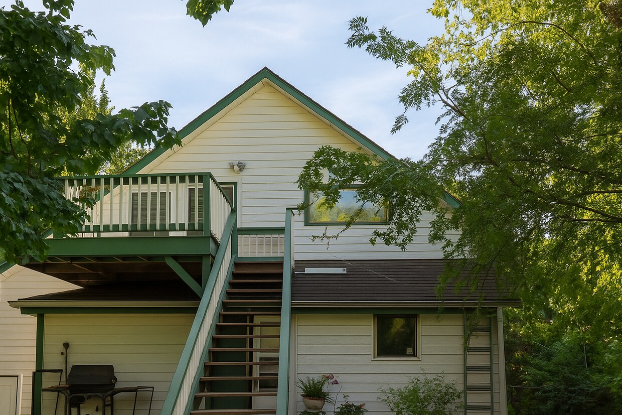 Foto principal - 828 Blake Ave