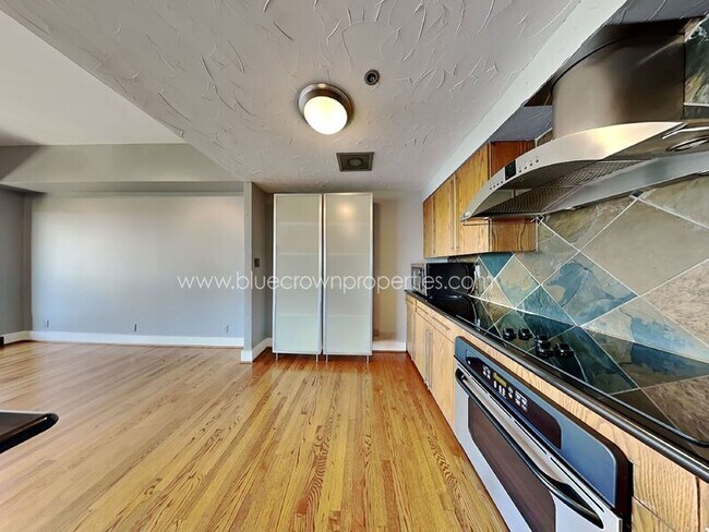 Foto del edificio - 3030 McKinney Ave