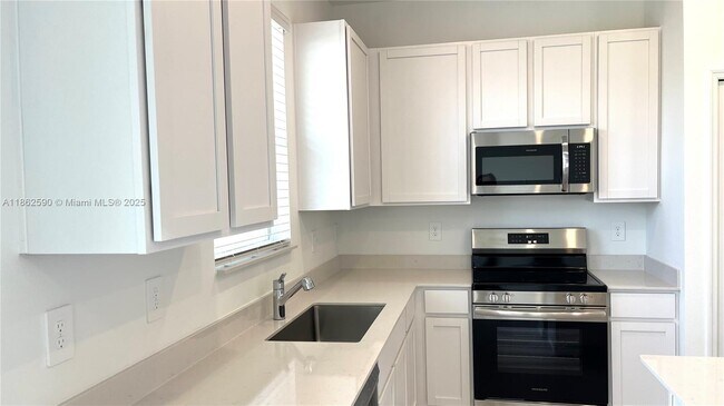 Building Photo - 2653 Skyline Lp