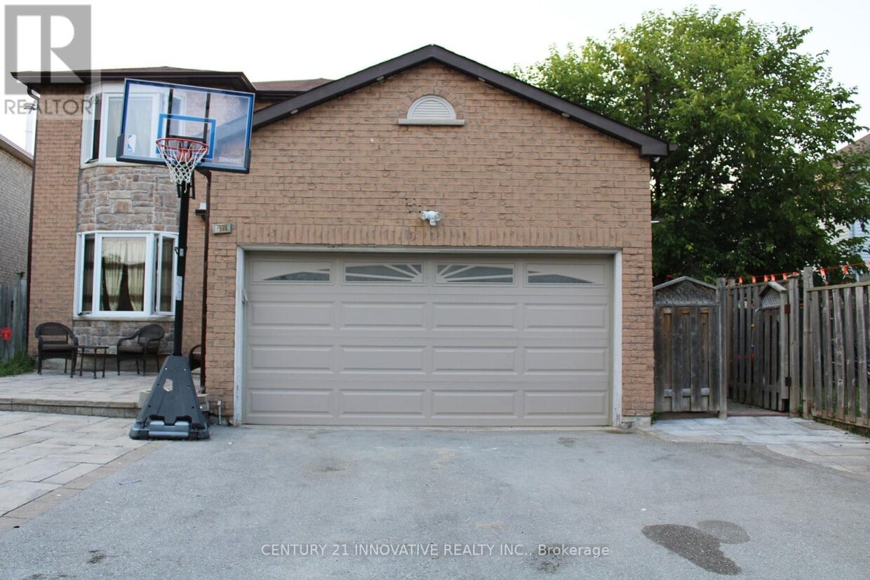 Photo principale - 2398 Strathmore Crescent