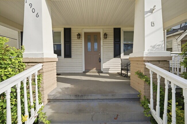 Foto del edificio - GORGEOUS 4 BED, 2.5 BATH HOME FOR RENT IN NORFOLK!