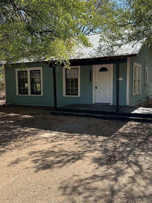Foto principal - 2951 Elm Grove Ln