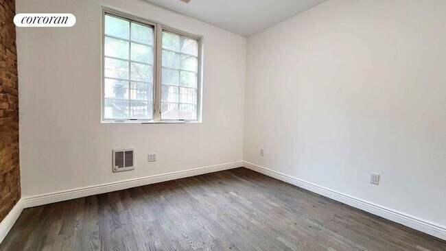 Foto del edificio - 352 W 123rd St
