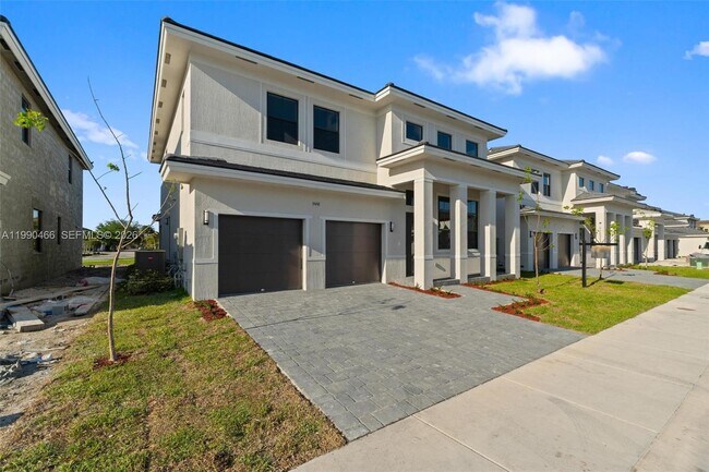 Building Photo - 15441 SW 20 Ln