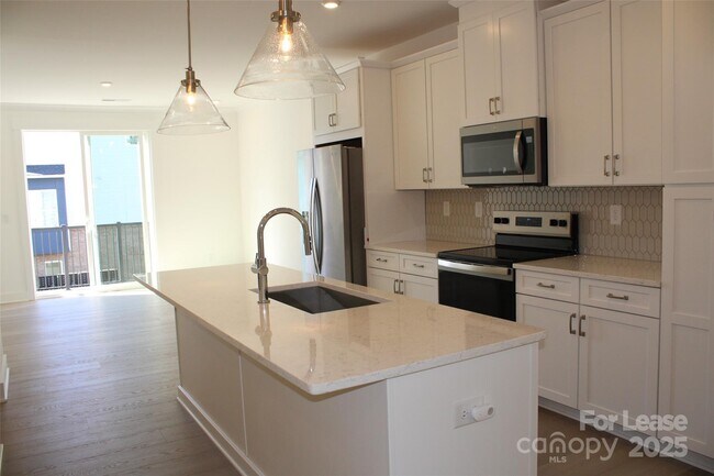 Foto del edificio - 1340 Hamilton St