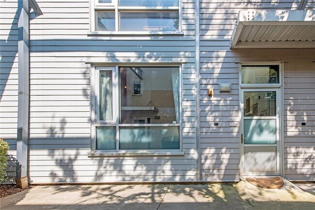 Foto del edificio - 1661 La France Street Northeast