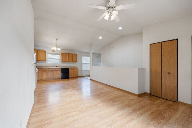 Building Photo - 26183 W Wooster Lake Ave