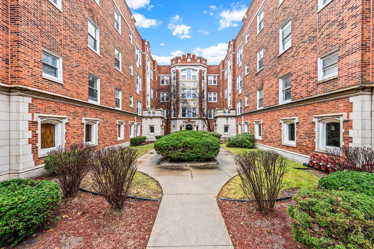 Foto principal - 6733 S Paxton Ave