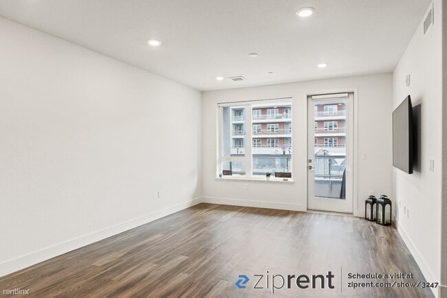 Building Photo - 2 br, 2 bath Condo - 5933 Sunstone Dr, San...