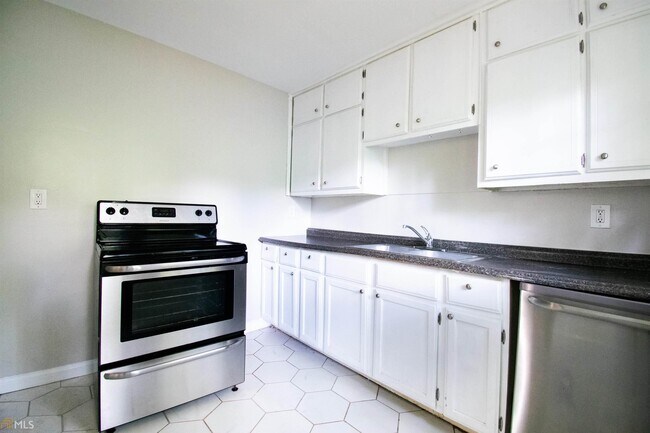 Foto del edificio - 1582 Wellswood Dr SE