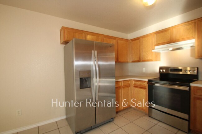 Foto del edificio - Spacious Three-Bedroom!