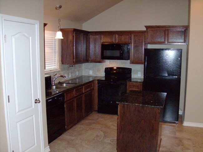 Foto del edificio - Beautiful 2 bed/2 bath off of Bunny Trail ...