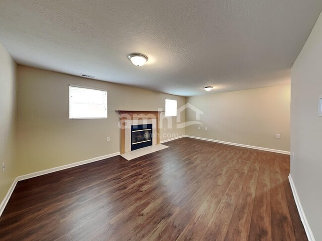 Building Photo - 5505 Dietrich Ave