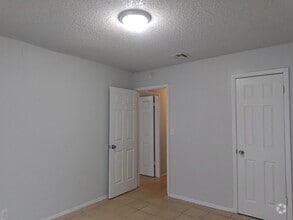 Building Photo - 6919 Oldham Dr